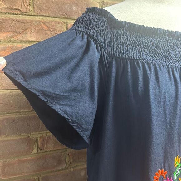 Mud Pie Women’s Off Shoulder Navy Embroidered Dress Size Large - Picture 3 of 9